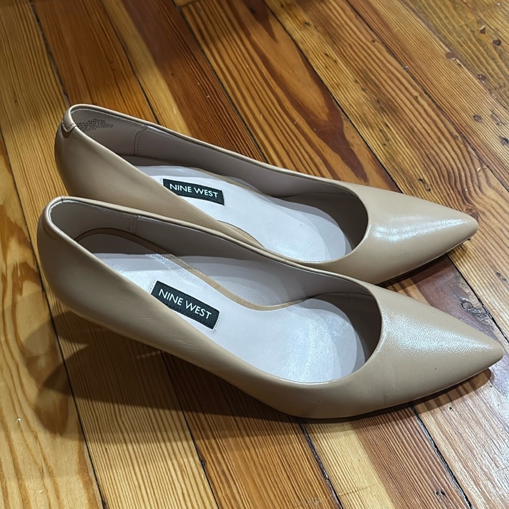 Nude Nine West Leather Pumps